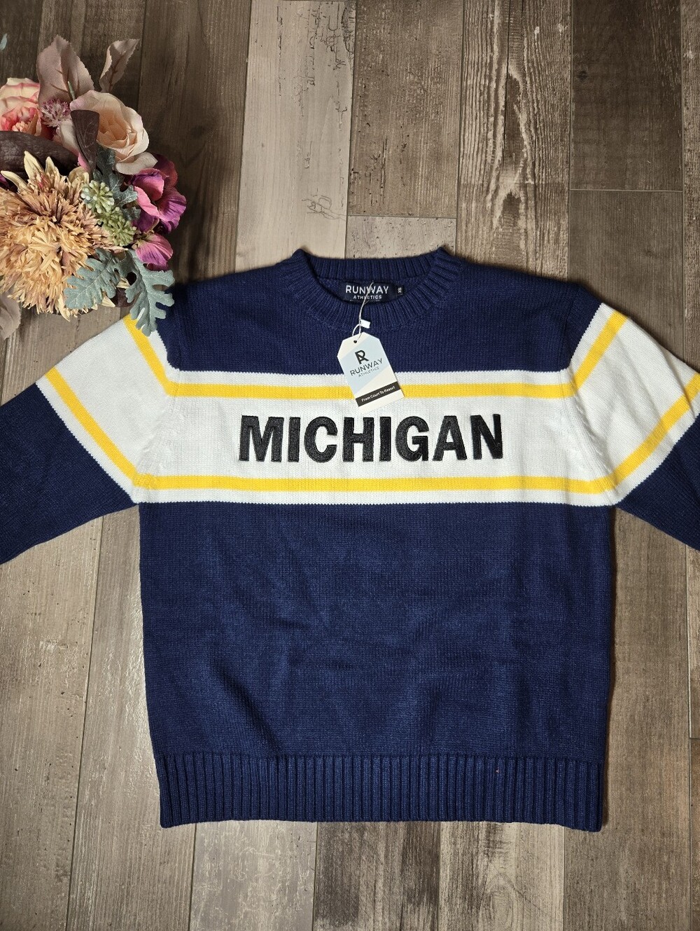 NWT RUNWAY ATHLETICS Women’s Navy “Michigan” Crewneck Sweater Size XS